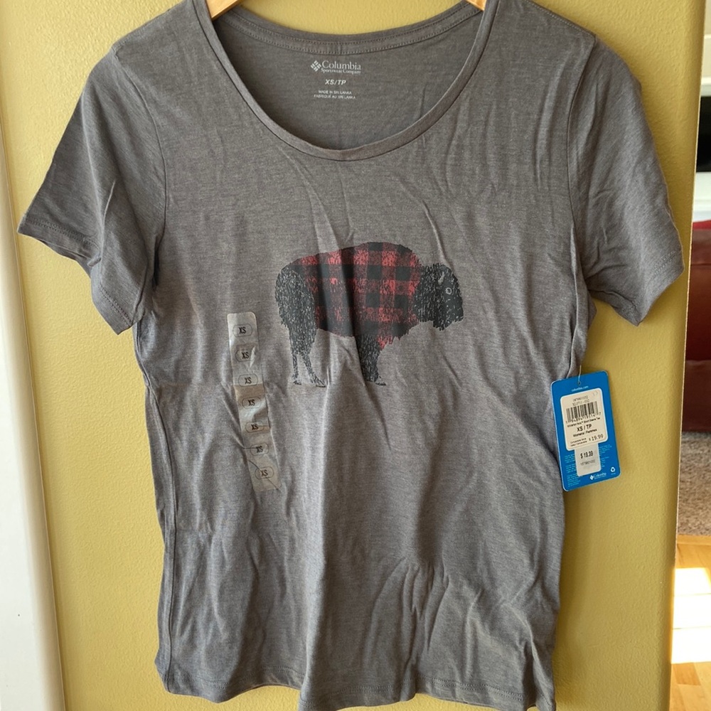 💋2/$30💋 NWT COLUMBIA women’s t-shirt
